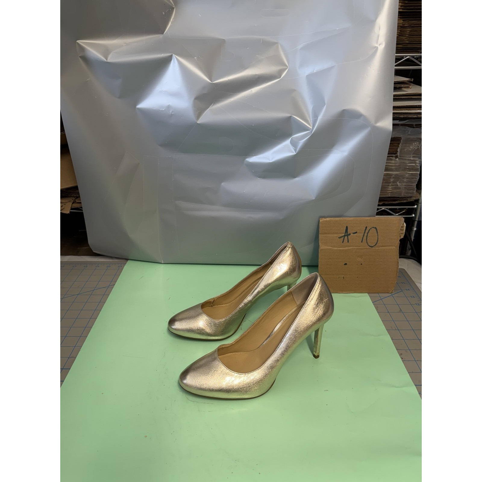 Michael Kors Women's Gold Metallic Pointed Toe Stiletto Heels Size 8.5